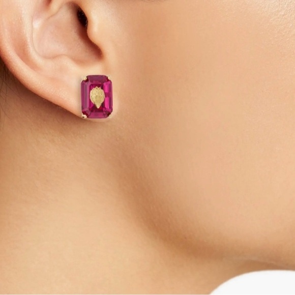 🩷 NWT KURT GEIGER EMERALD CUT FUCHIA CRYSTAL WITH GOLD METAL ACCENT! - Picture 6 of 7